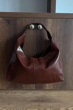 Kaya VEGAN PATENT bag (038)