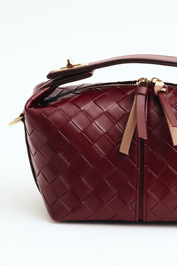 Nora Burgundy (001)