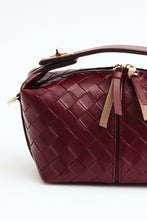Nora Burgundy (001)